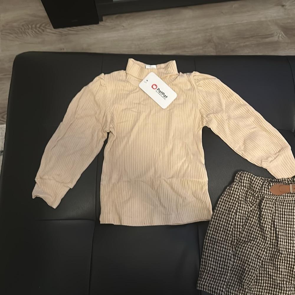 Little Girl Set - Picture 2 of 6